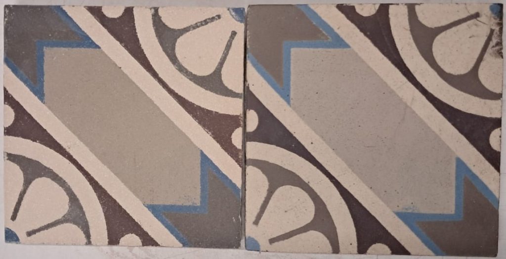 Carreaux de grès cérame Art nouveau à motifs géométriques, refaits à l'atelier.